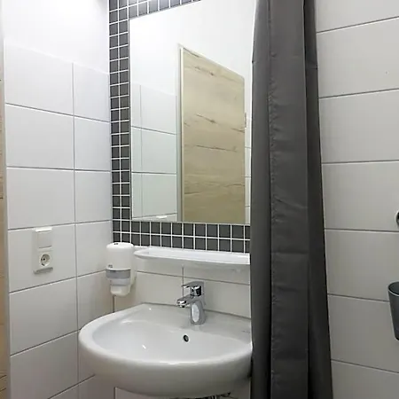 Haus Klaarstrand بيت شباب *